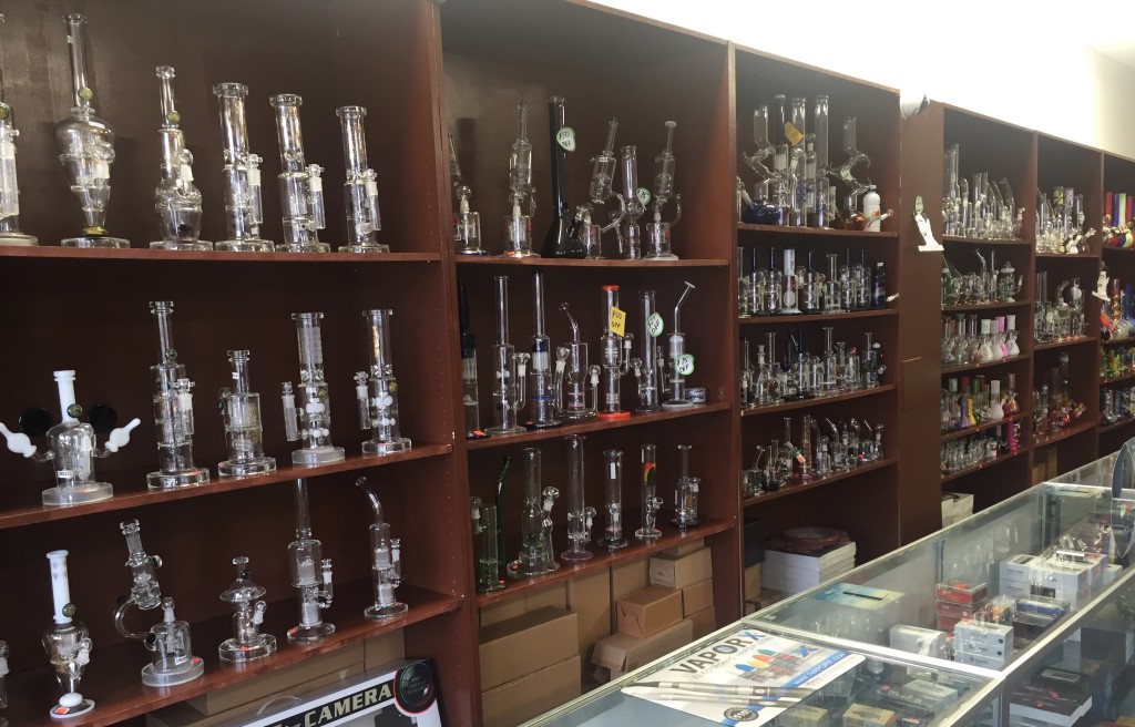 dab-rigs-glass-pipes-Westport-smoke-shop-Kansas-City